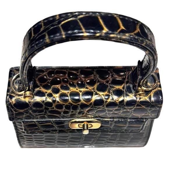 Tenri’s Vintage Women’s Croc-Embossed Handbag w/ Gold Hardware & Handle - Picture 5 of 12